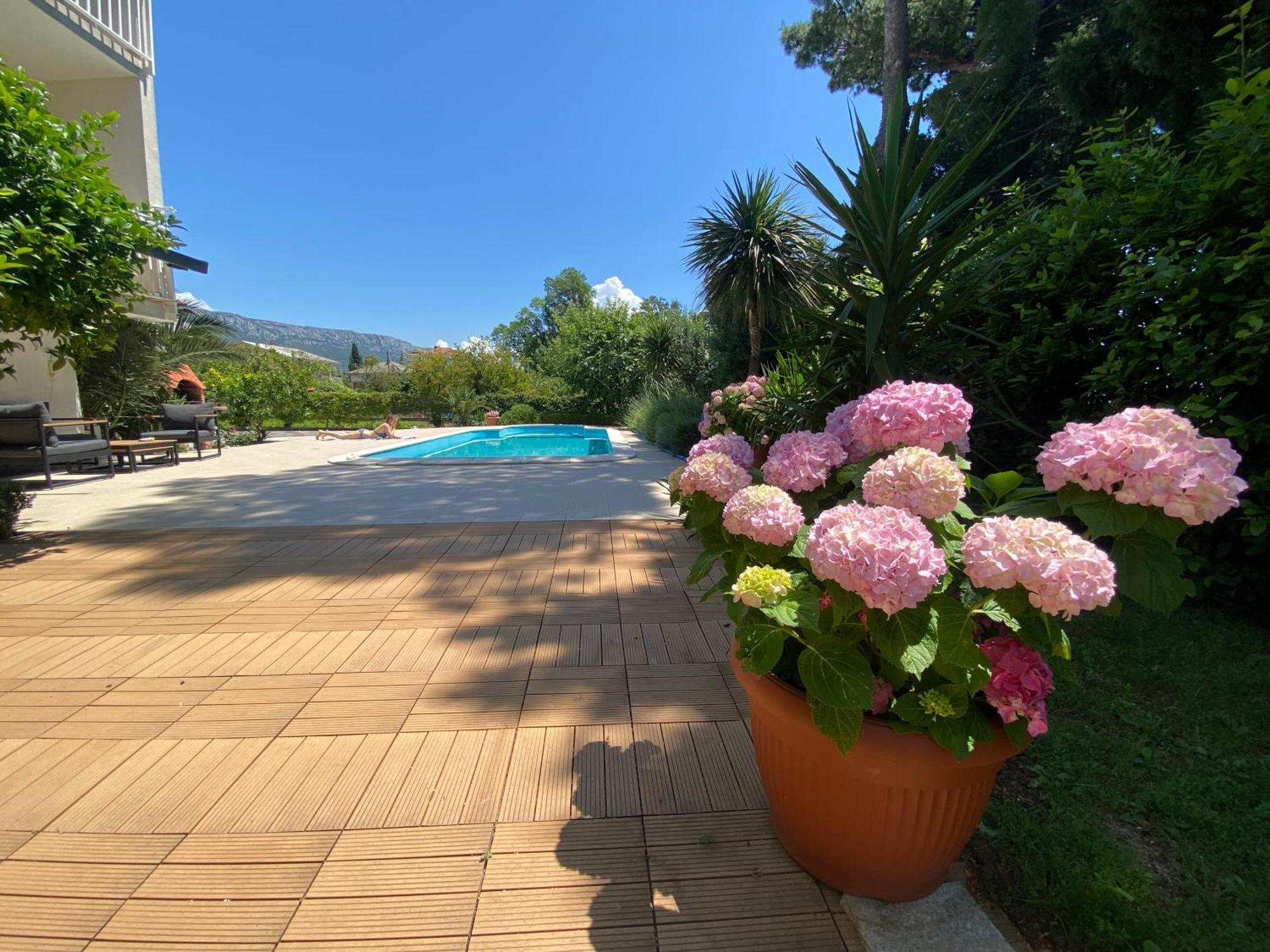 Villa Flora Kaštela Kültér fotó