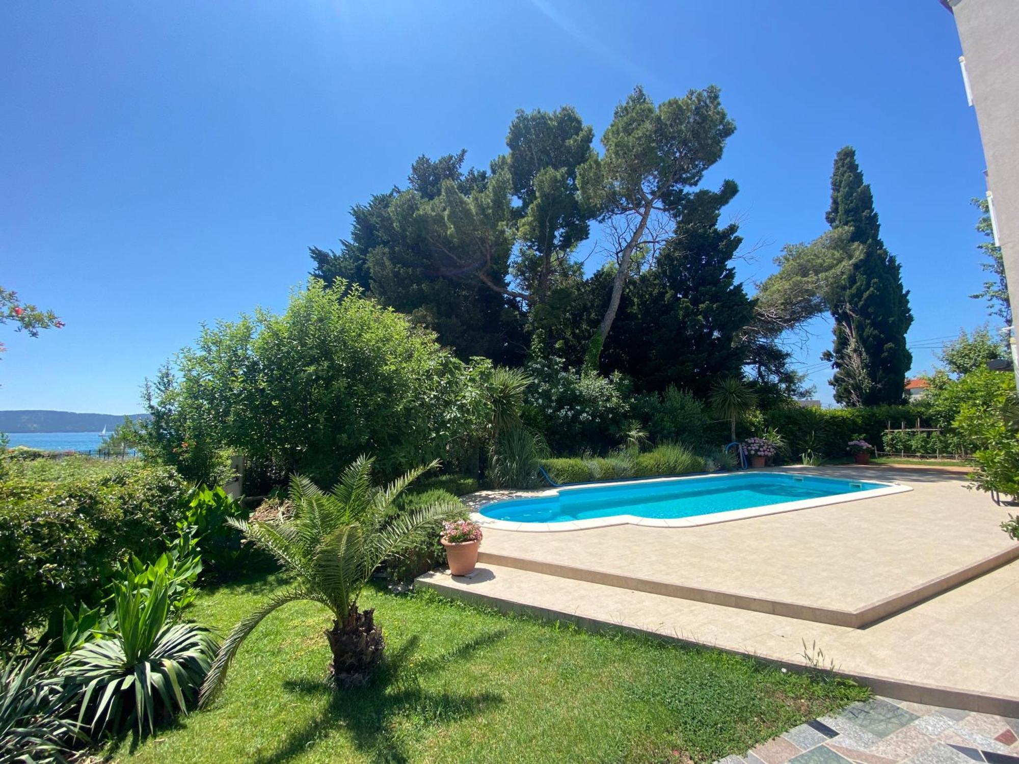 Villa Flora Kaštela Kültér fotó
