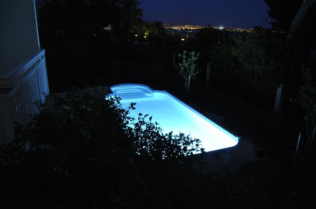 Villa Flora Kaštela Kültér fotó